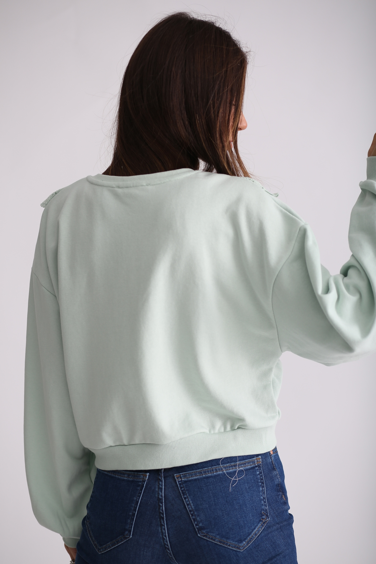 Su Yeşili Güpürlü Verev Sweatshirt 