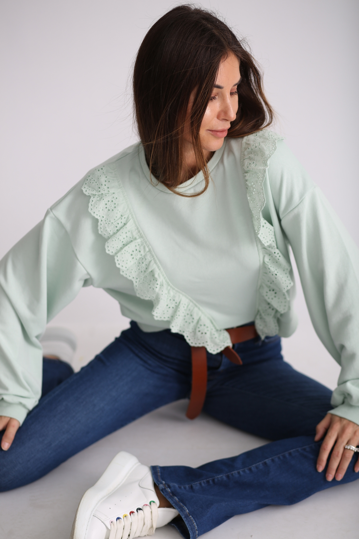 Su Yeşili Güpürlü Verev Sweatshirt 