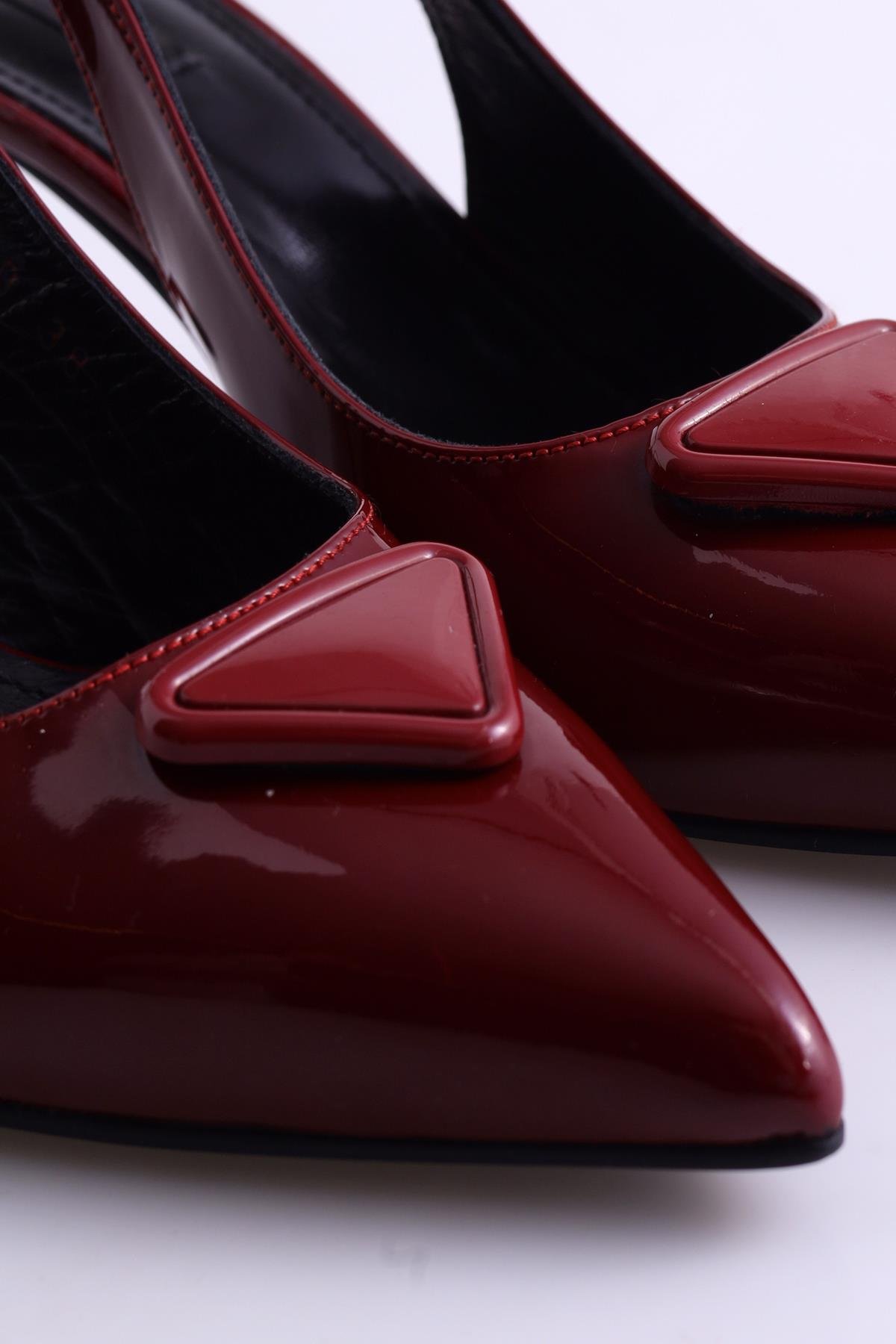 Vişne Sivri Burun Topuklu Slingback 