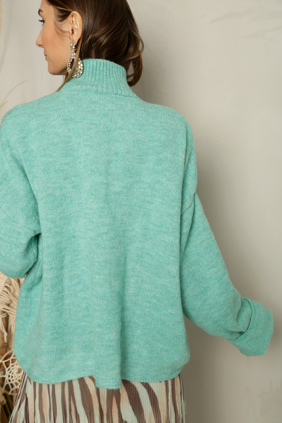 Yeşil Dik Yaka Kolu Katlı Kazak