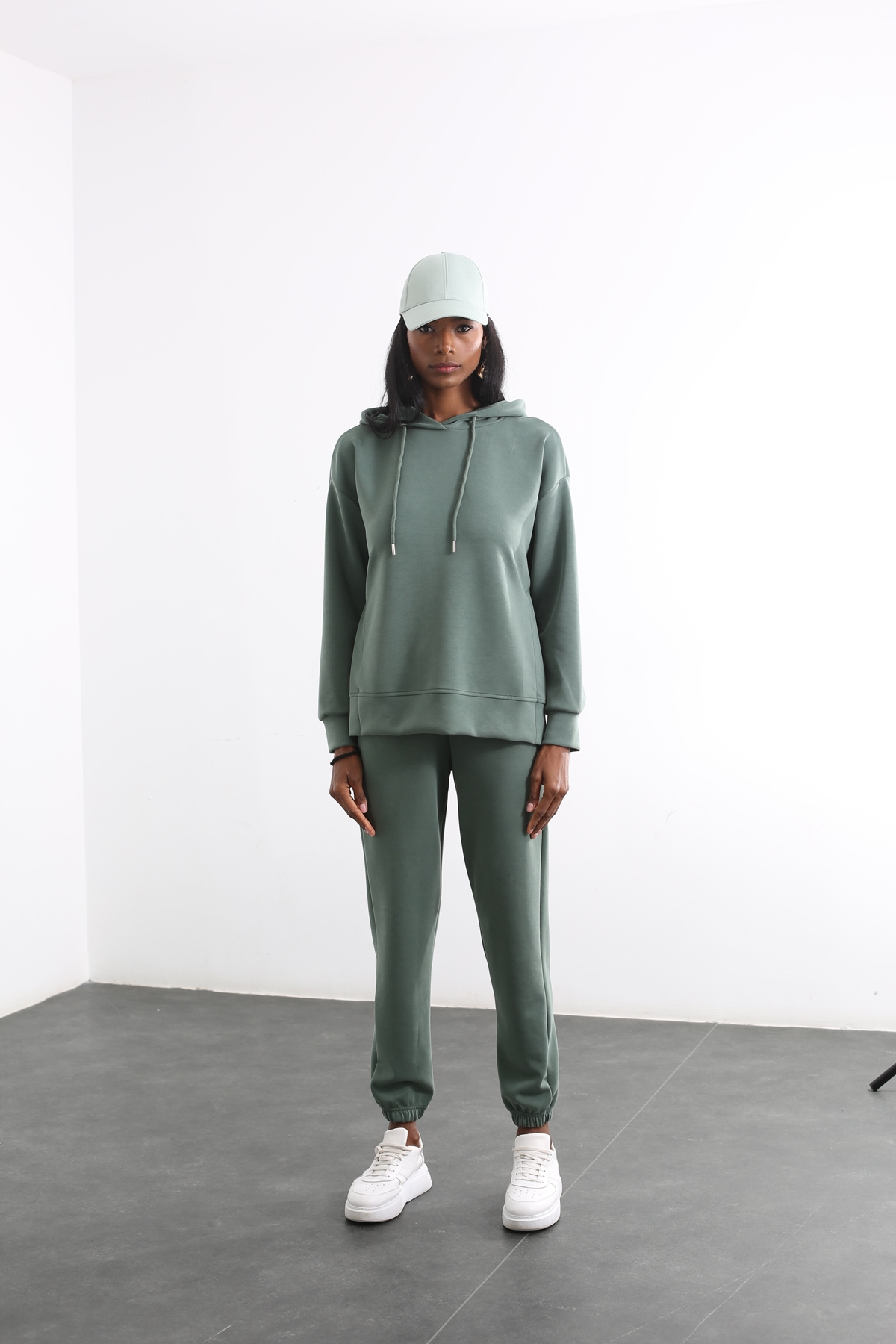 Yeşil Yanı Yırtmaçlı Modal Sweatshirt Takım 
