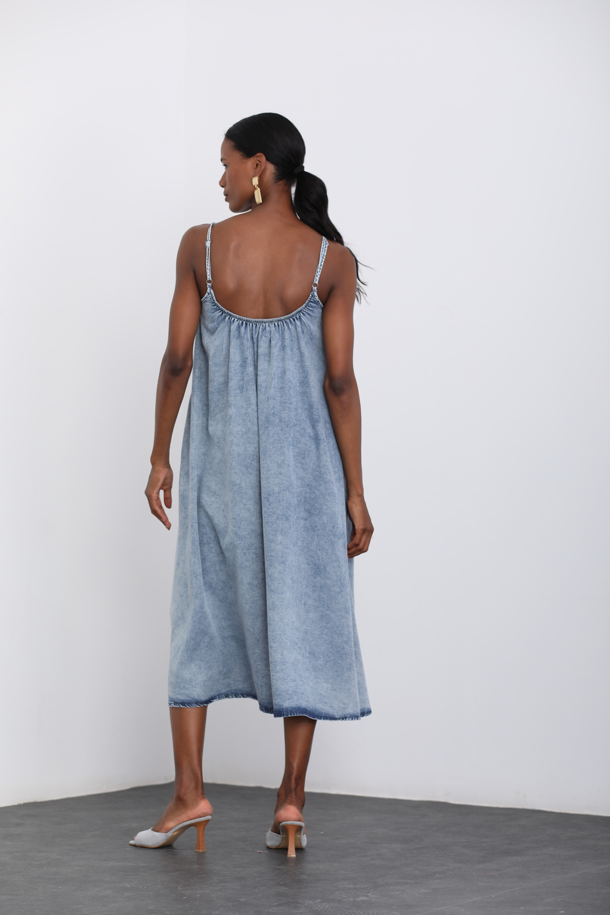Yıkamalı Mavi Askılı Jean Elbise 