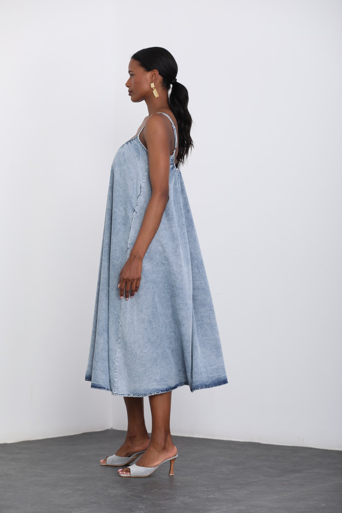 Yıkamalı Mavi Askılı Jean Elbise 