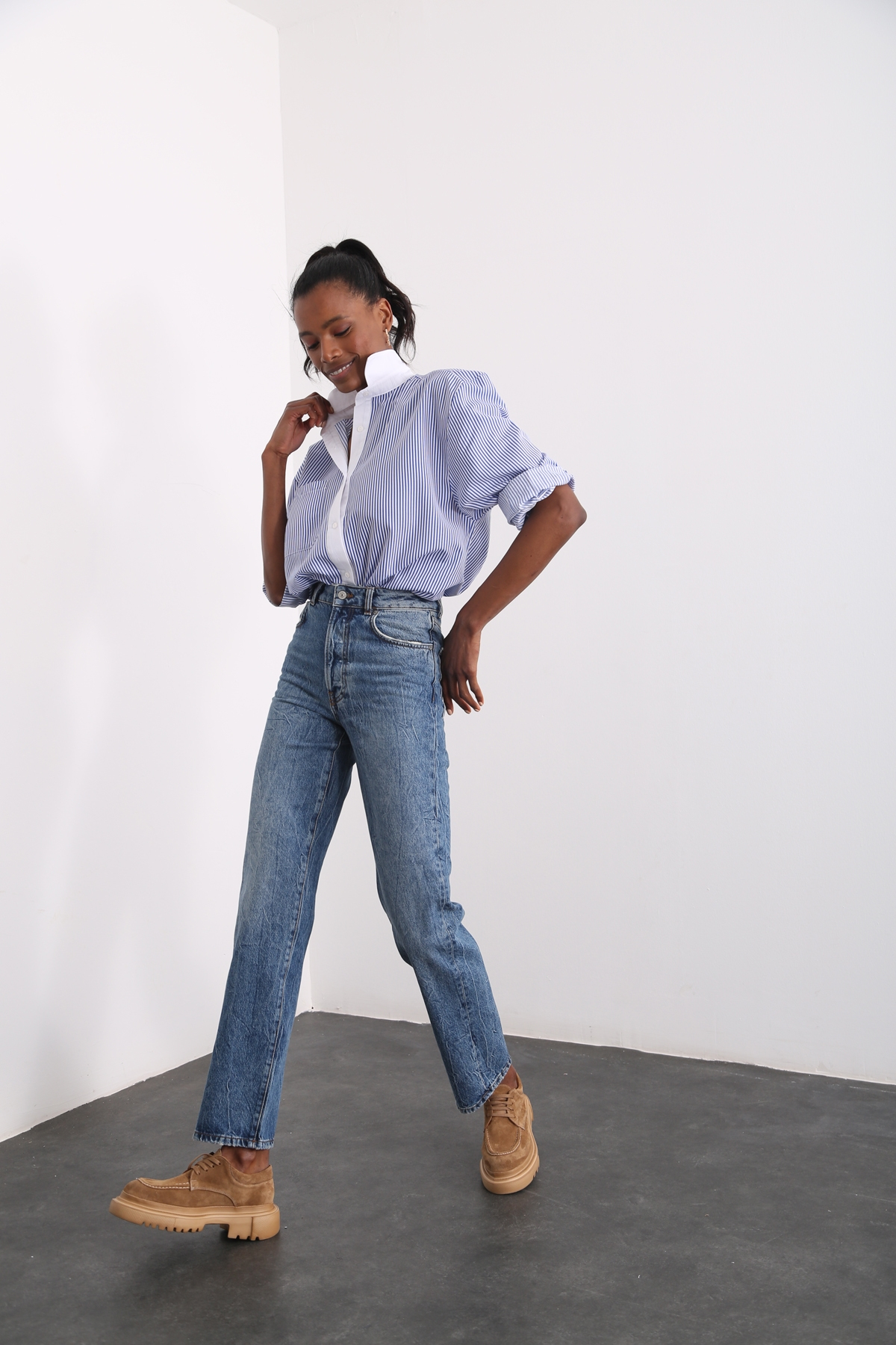 Yıkamalı Mavi Yüksek Bel Straight Fit Jean 