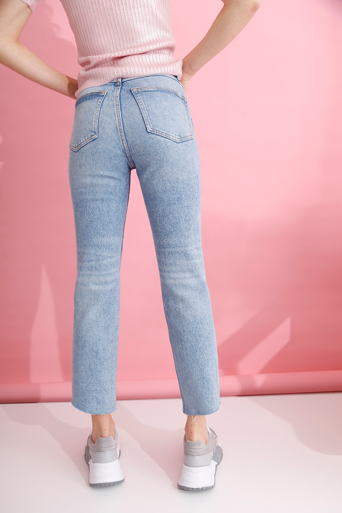 Yıkamalı Mavi Yüksek Bel Straight Fit Jean-1 251001