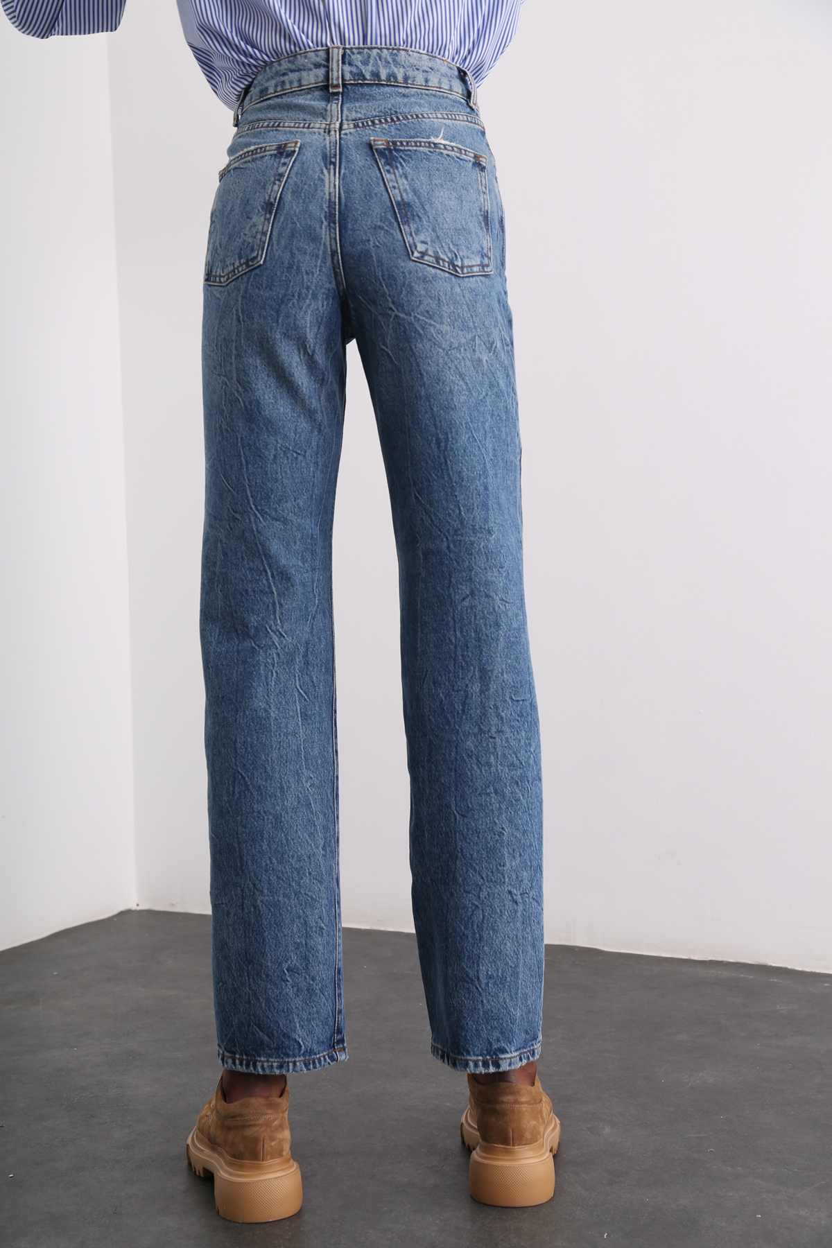 Yıkamalı Mavi Yüksek Bel Straight Fit Jean 