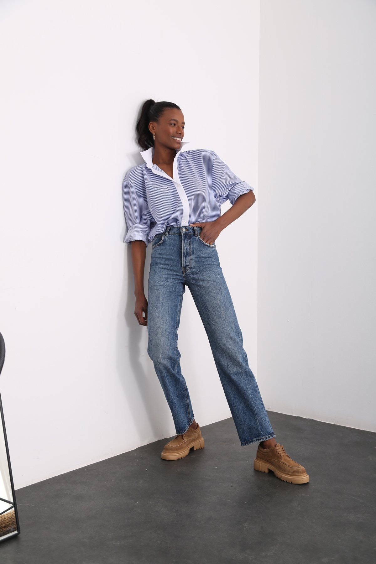 Yıkamalı Mavi Yüksek Bel Straight Fit Jean 