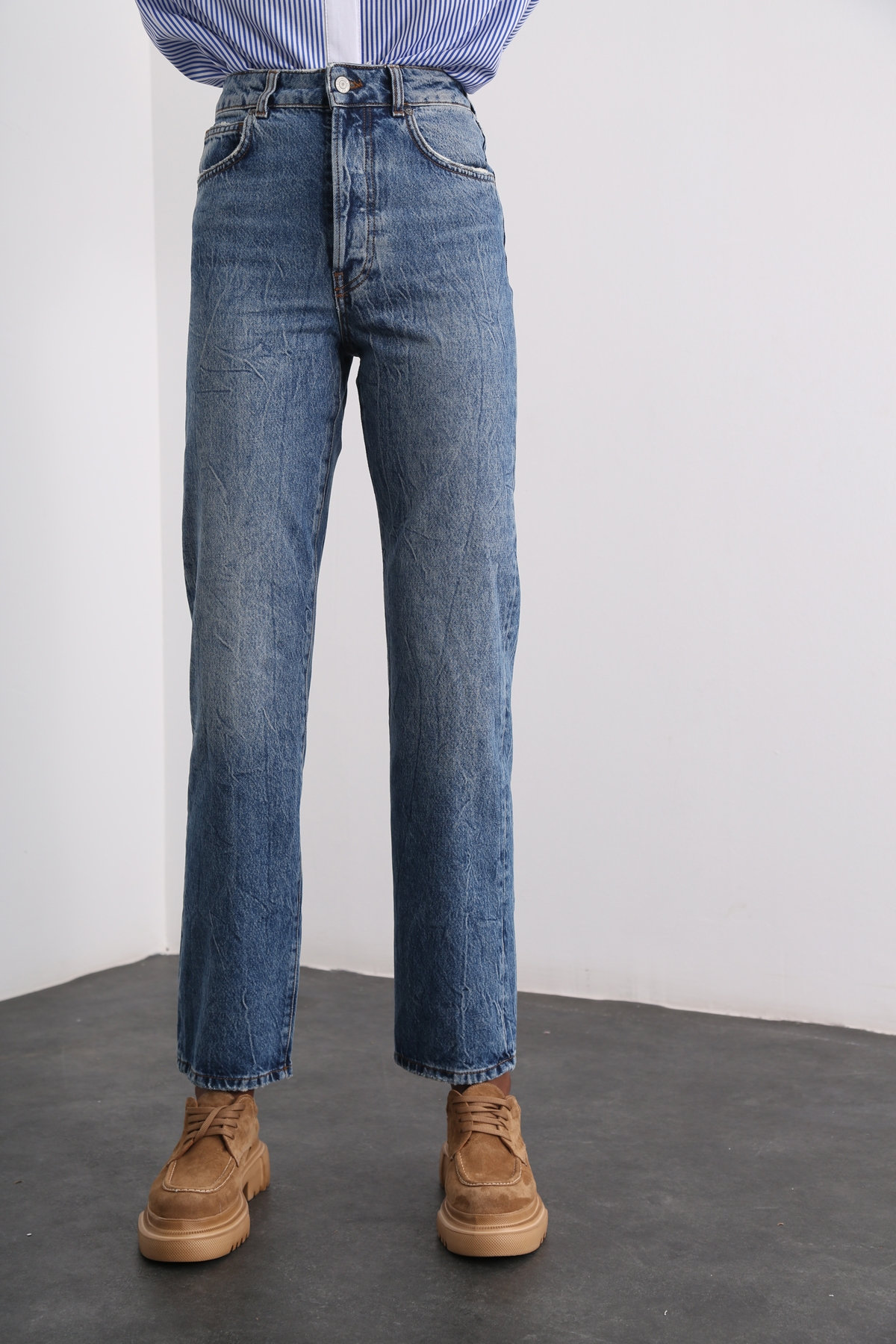 Yıkamalı Mavi Yüksek Bel Straight Fit Jean 