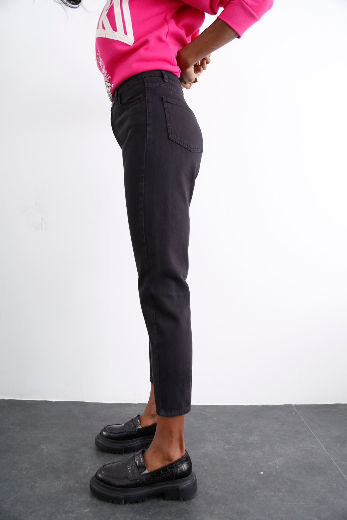 Yıkamalı Siyah Yüksek Bel Mom Jean 50287