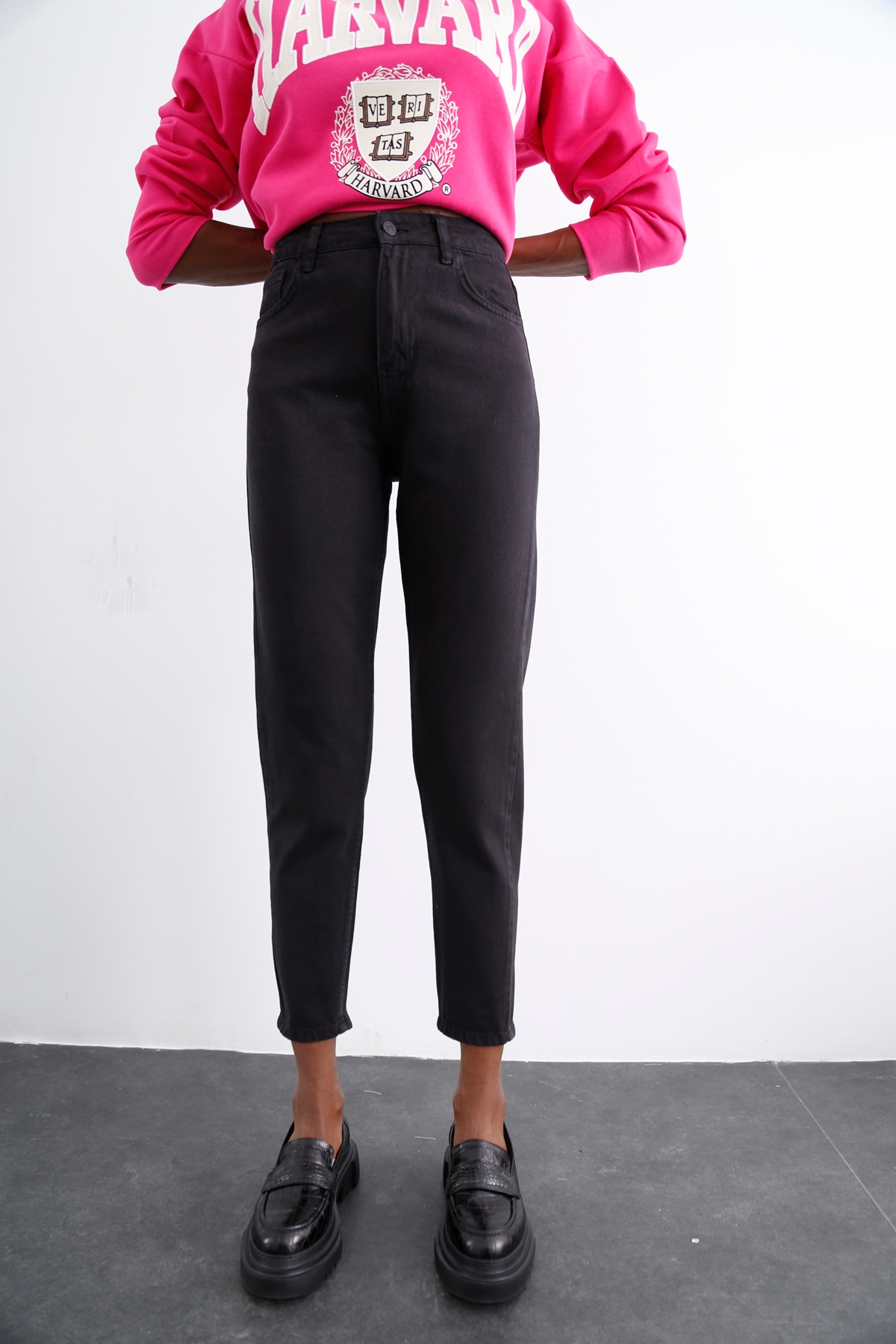 Yıkamalı Siyah Yüksek Bel Mom Jean 50287