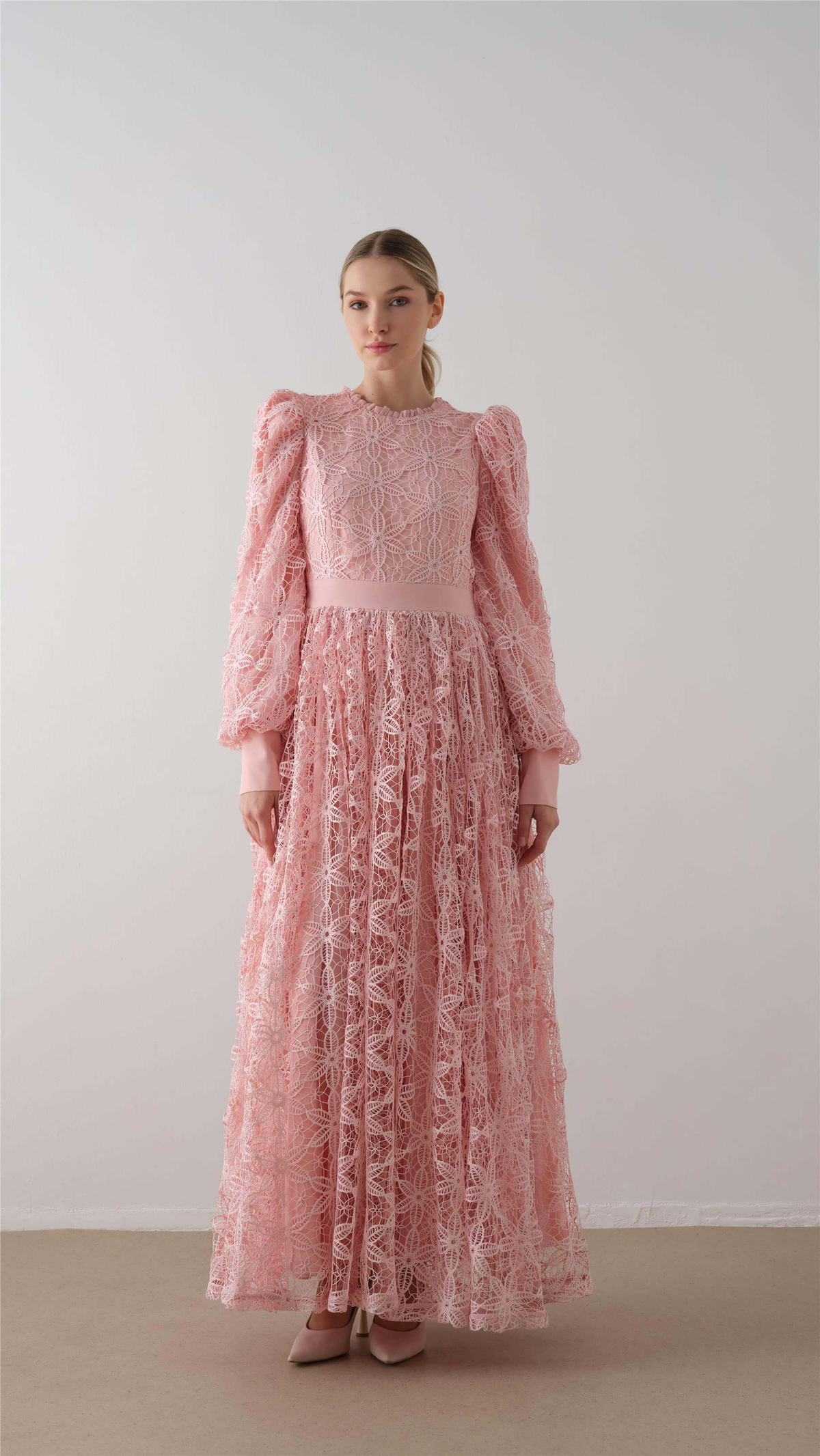 DANTELLİ ETEĞİ KABARIK ELBİSE Pembe