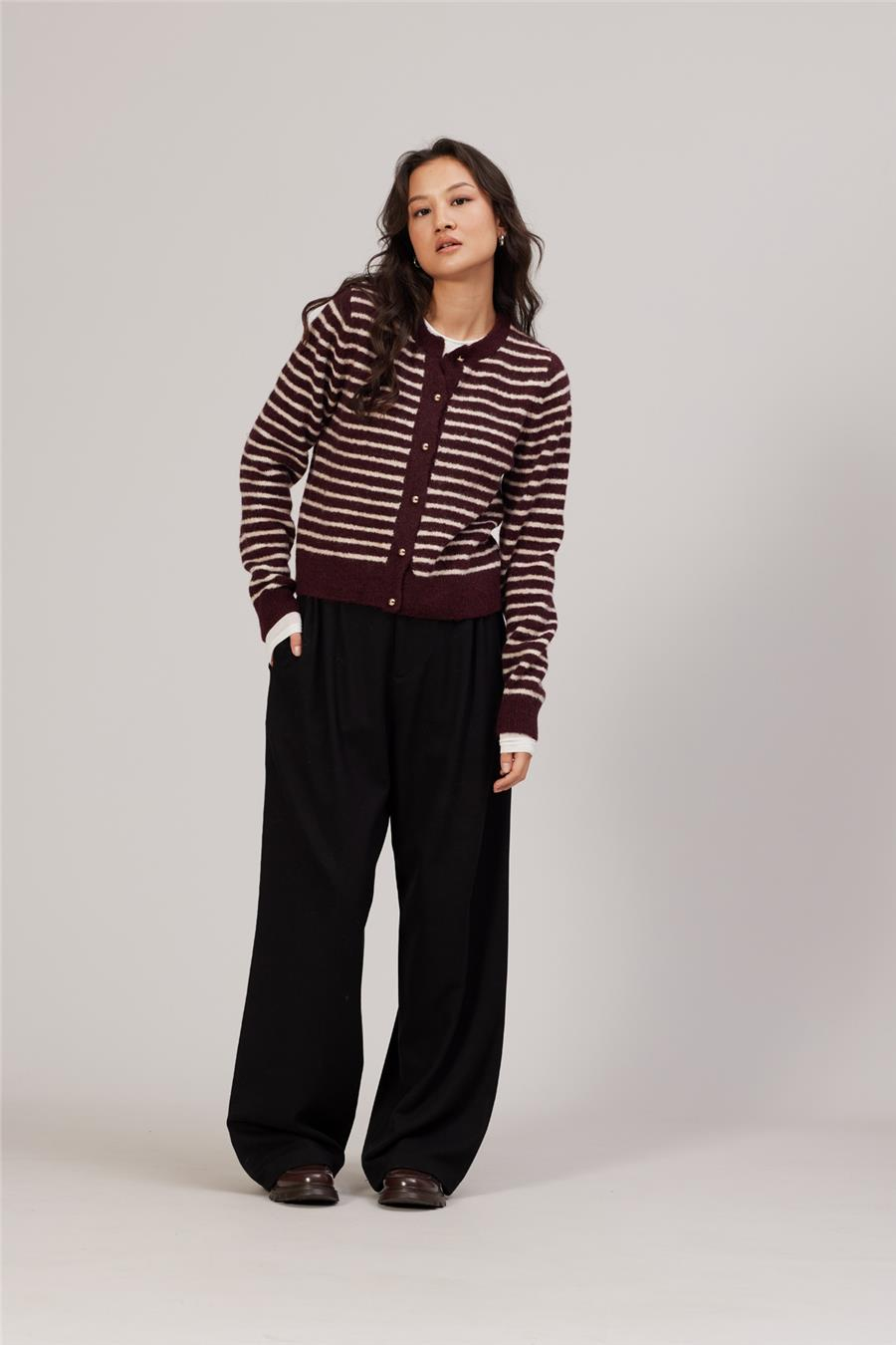 Nisan ÇİZGİLİ TRİKO HIRKA BORDO-TAŞ TT4682-Z