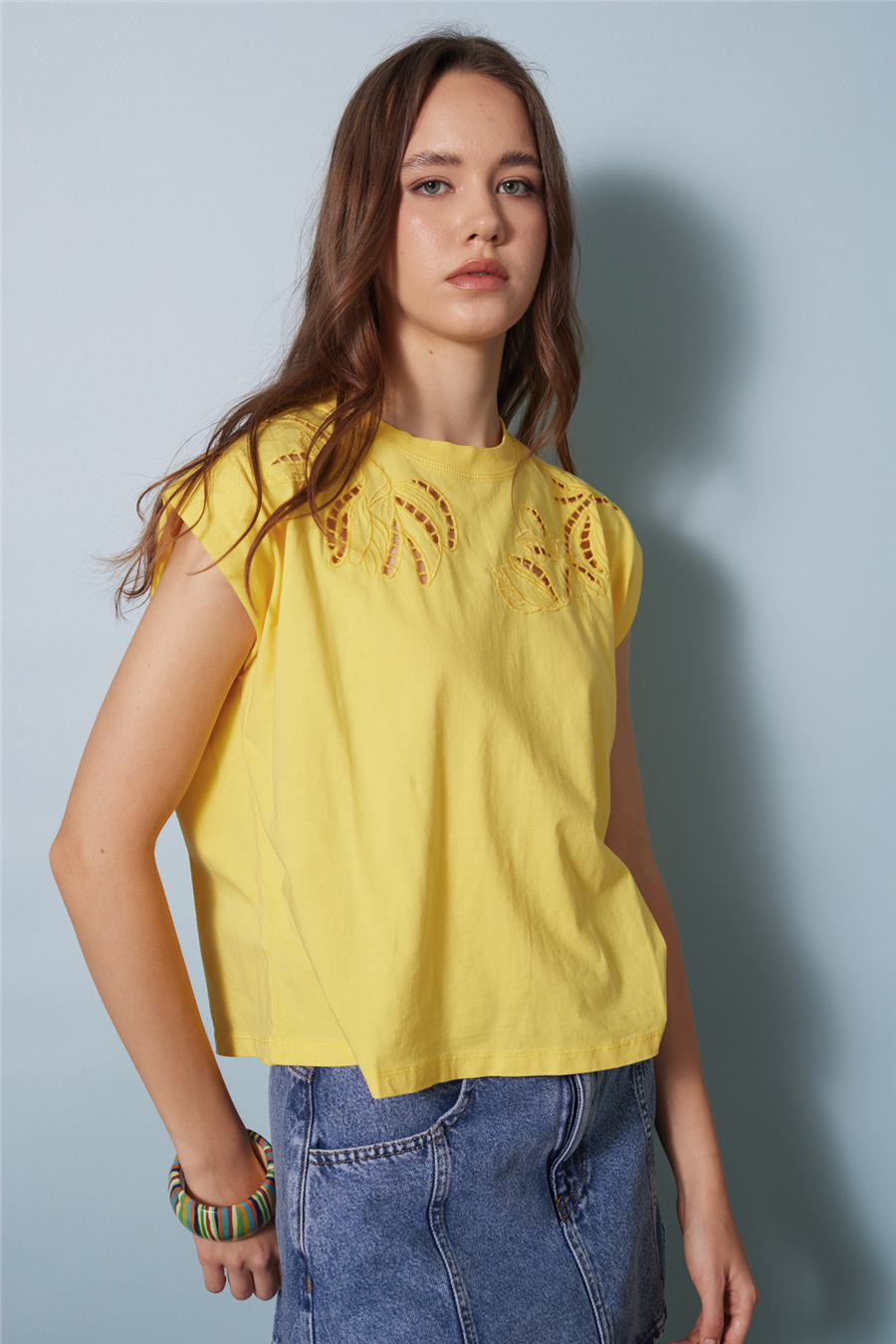 Nisan CUTWORK NAKIŞ DETAYLI T-SHIRT SARI N26-2248