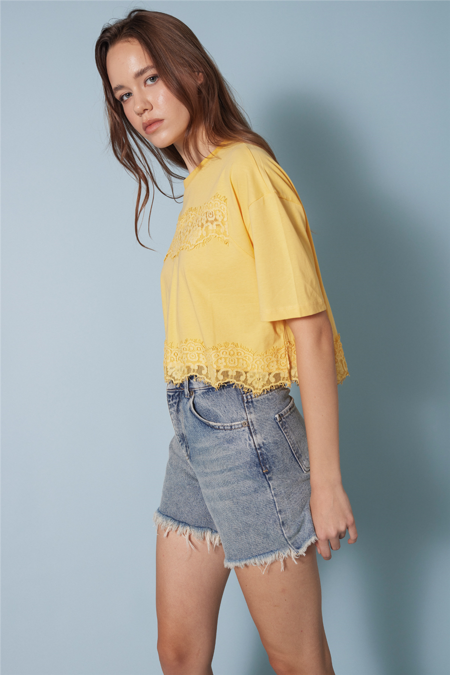 Nisan DANTEL DETAYLI KISA KOLLU T-SHIRT SARI N26-2252