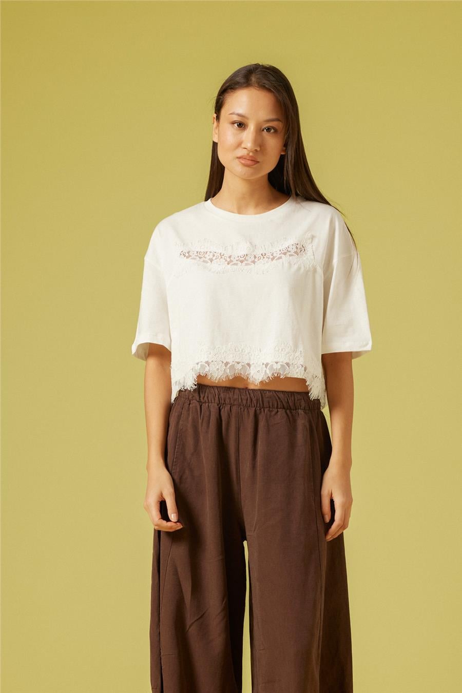 Nisan DANTEL DETAYLI KISA KOLLU T-SHIRT EKRU N26-2252
