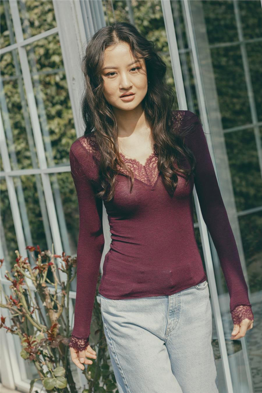 Nisan DANTEL DETAYLI V YAKA T-SHIRT BORDO N26-2279