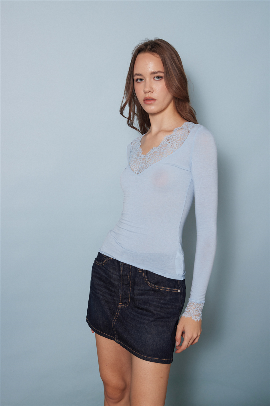 Nisan DANTEL DETAYLI V YAKA T-SHIRT MAVİ N26-2279