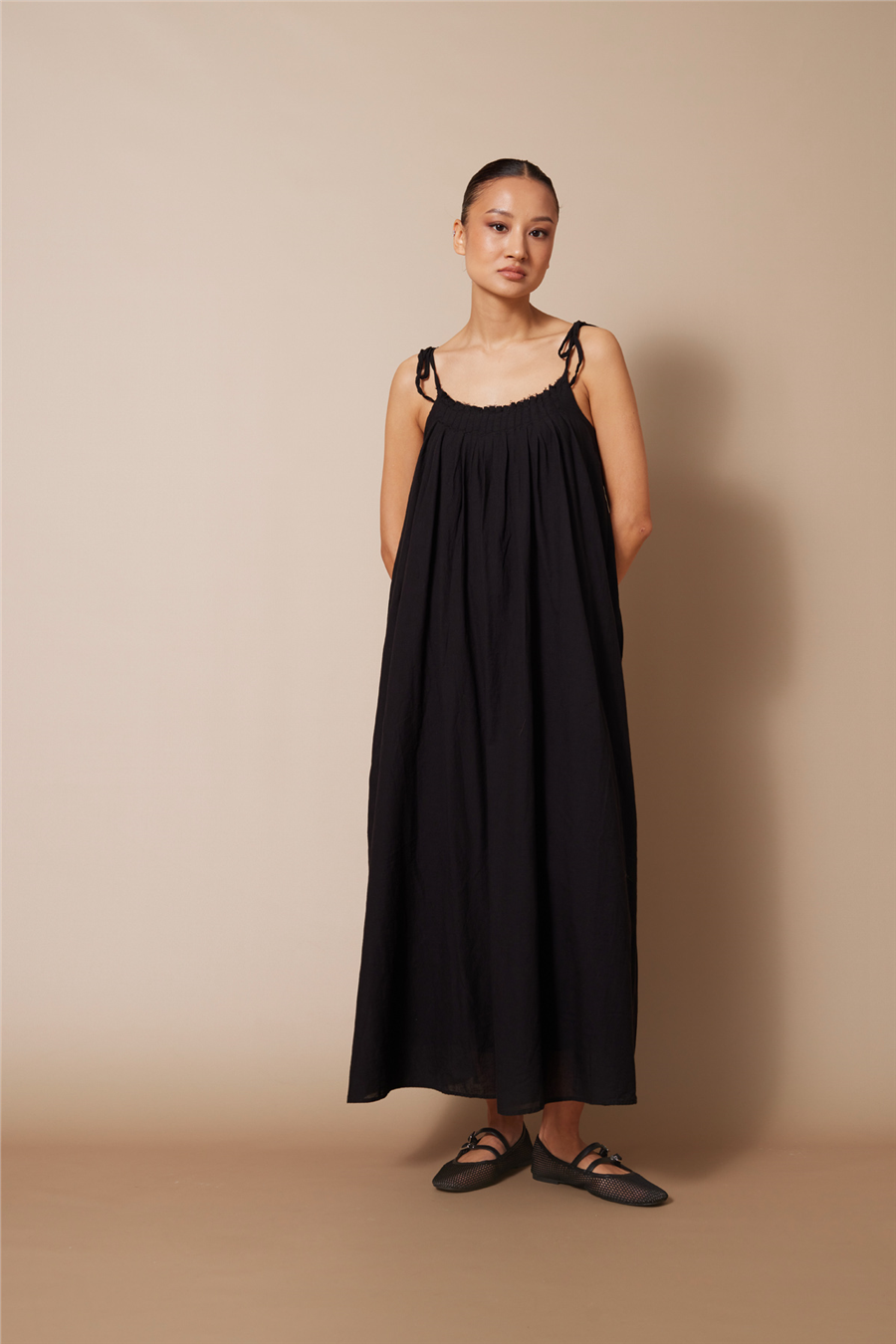 Nisan PİLİLİ MAXI BOY ELBİSE SİYAH N26-2338