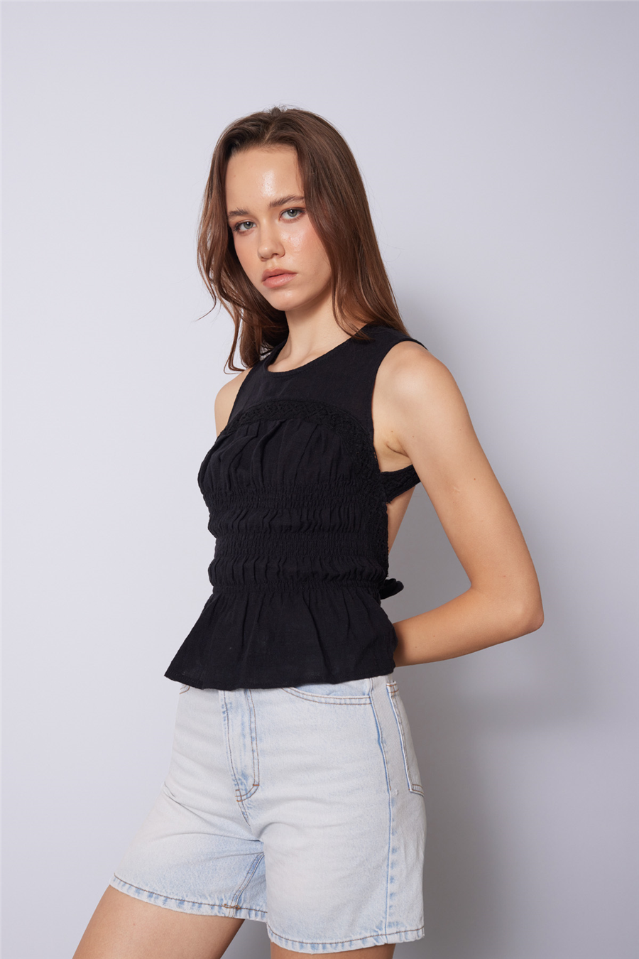 Nisan SIRT DETAYLI DANTELLİ TOP SİYAH N26-2369