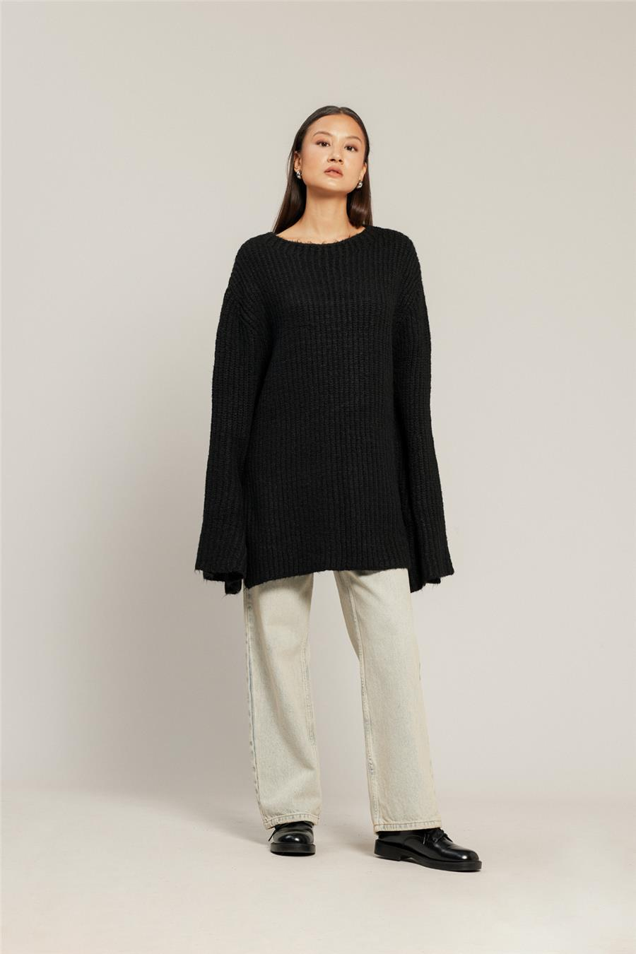 Nisan YIRTMAÇLI OVERSIZE TRİKO KAZAK SİYAH TT4688-Z