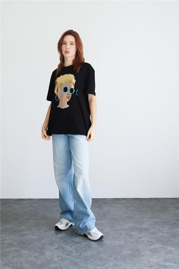 Avrile Printed Basic T-shirt Black A24-10246