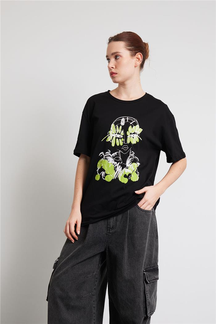 Avrile Printed Basic T-shirt Black MA24-1045