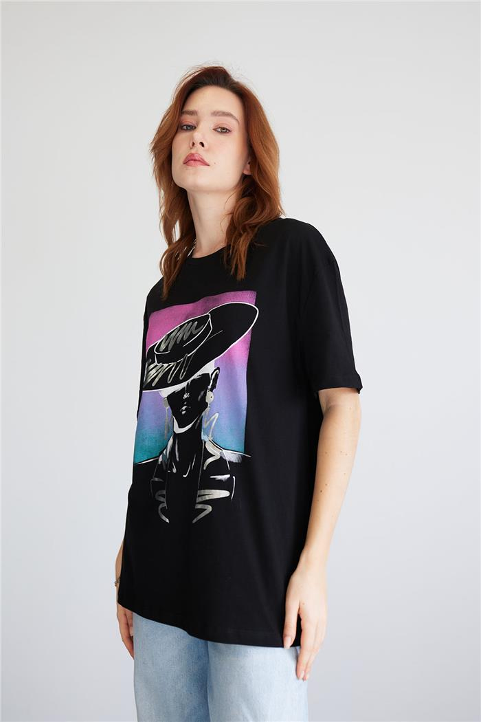 Avrile Printed Basic T-shirt Black MA24-1059