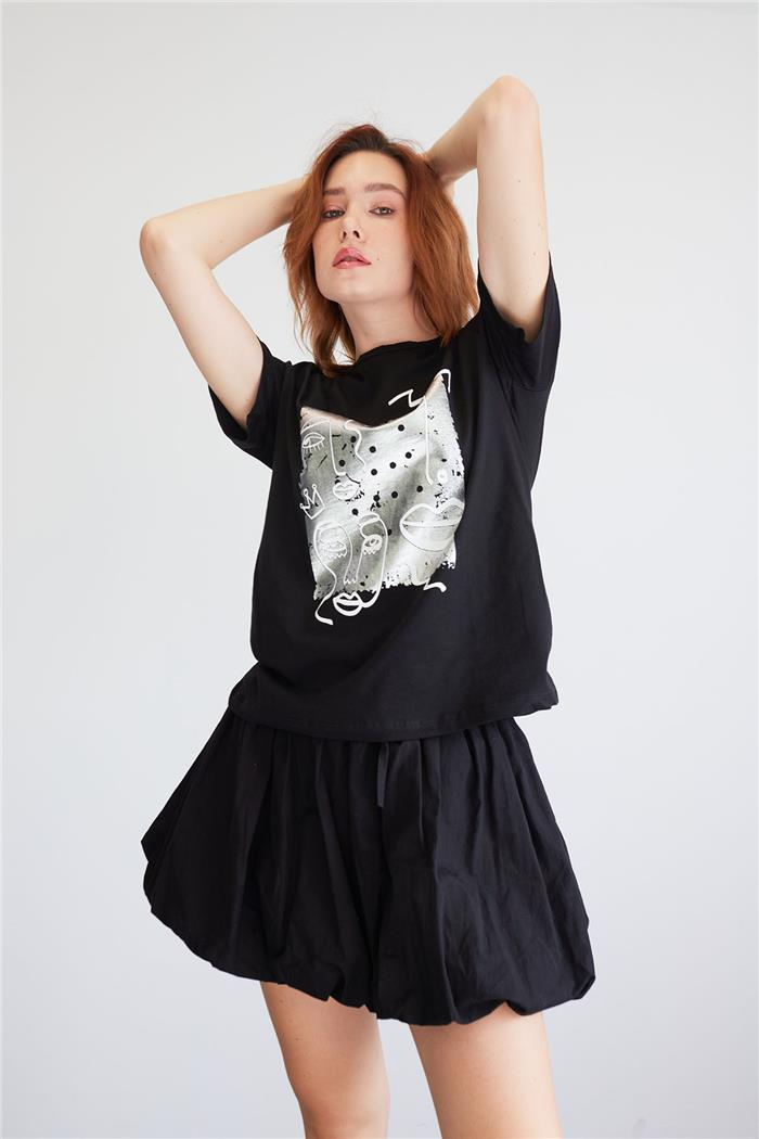 Avrile Printed Basic T-shirt Black MA24-1054