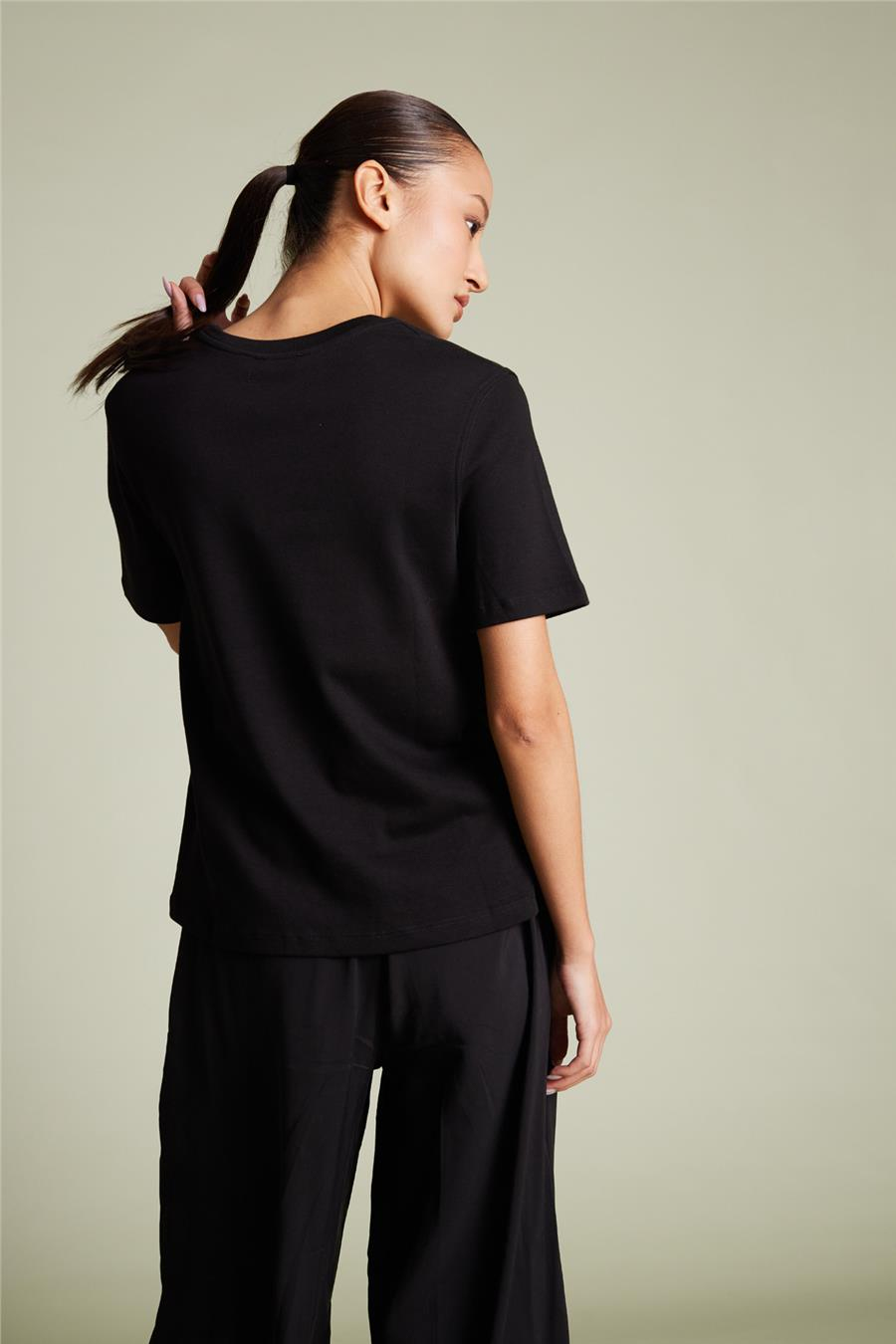 Avrile BİSİKLET YAKA T-SHIRT SİYAH A25-10393