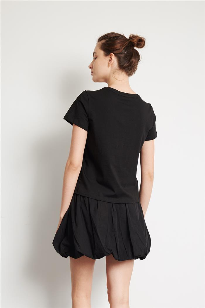 Avrile ÇİÇEK AKSESUAR DETAYLI BASIC T-SHIRT SİYAH A24-10261