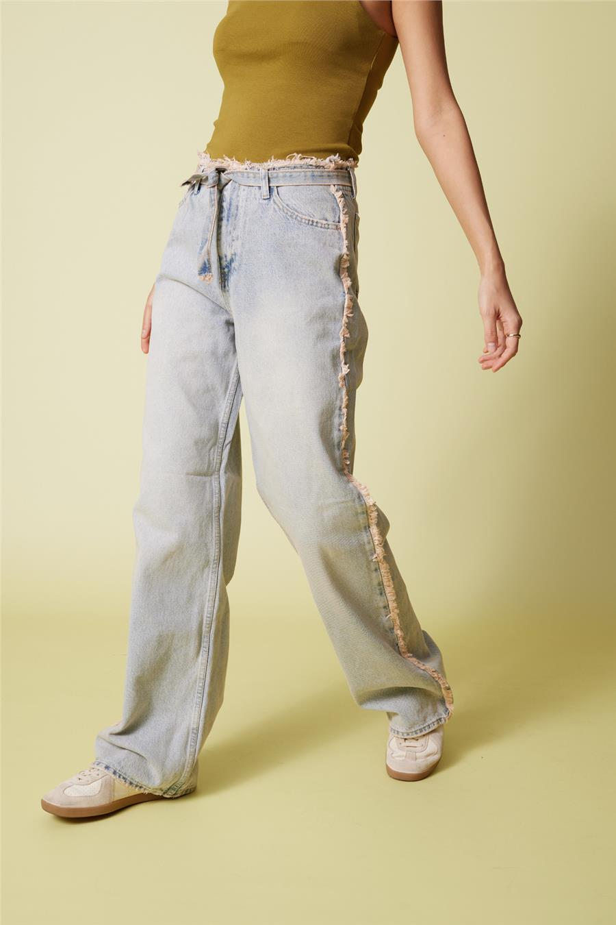 Avrile KEMER DETAYLI DENIM PANTOLON AÇIK MAVİ AP25-203