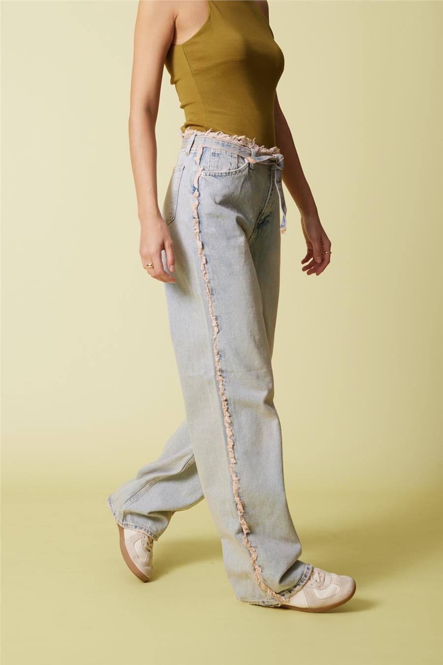 Avrile KEMER DETAYLI DENIM PANTOLON AÇIK MAVİ AP25-203