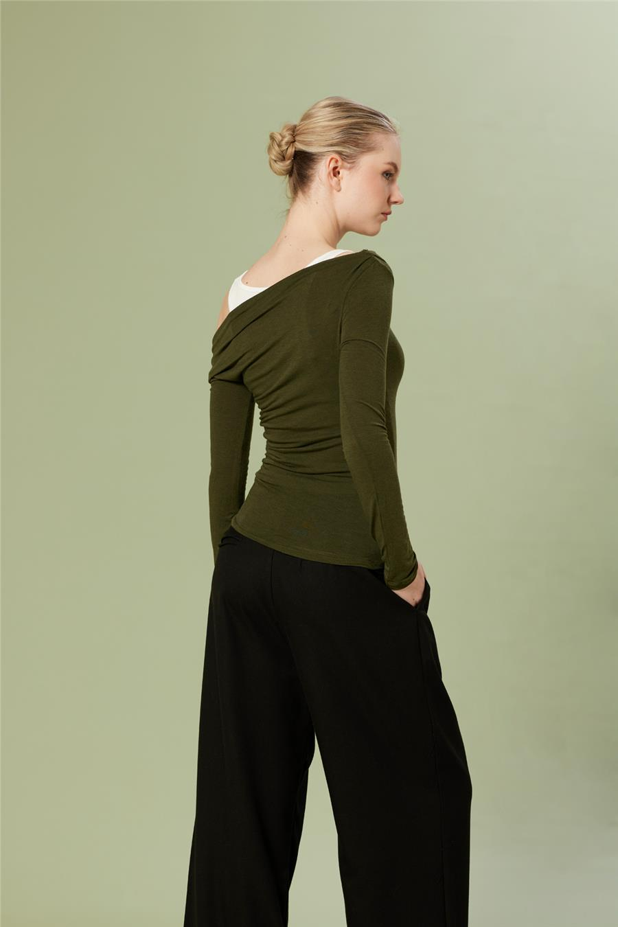Nisan ASİMETRİK ÇİFT ETKİLİ T-SHIRT HAKİ N26-2267