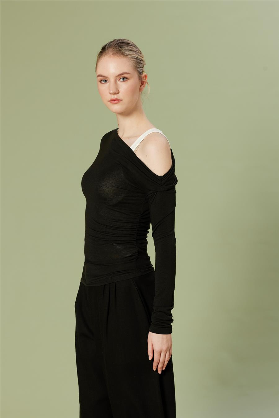 Nisan ASİMETRİK ÇİFT ETKİLİ T-SHIRT SİYAH N26-2267