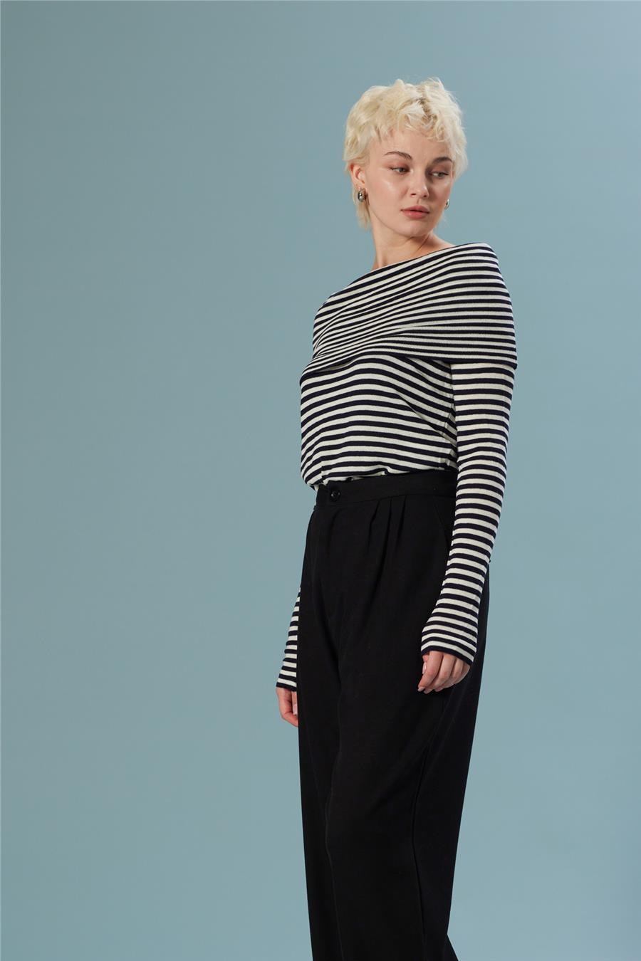 Nisan ÇİZGİLİ MADONNA YAKA TRİKO BLUZ LACİVERT-EKRU TT4694-Z