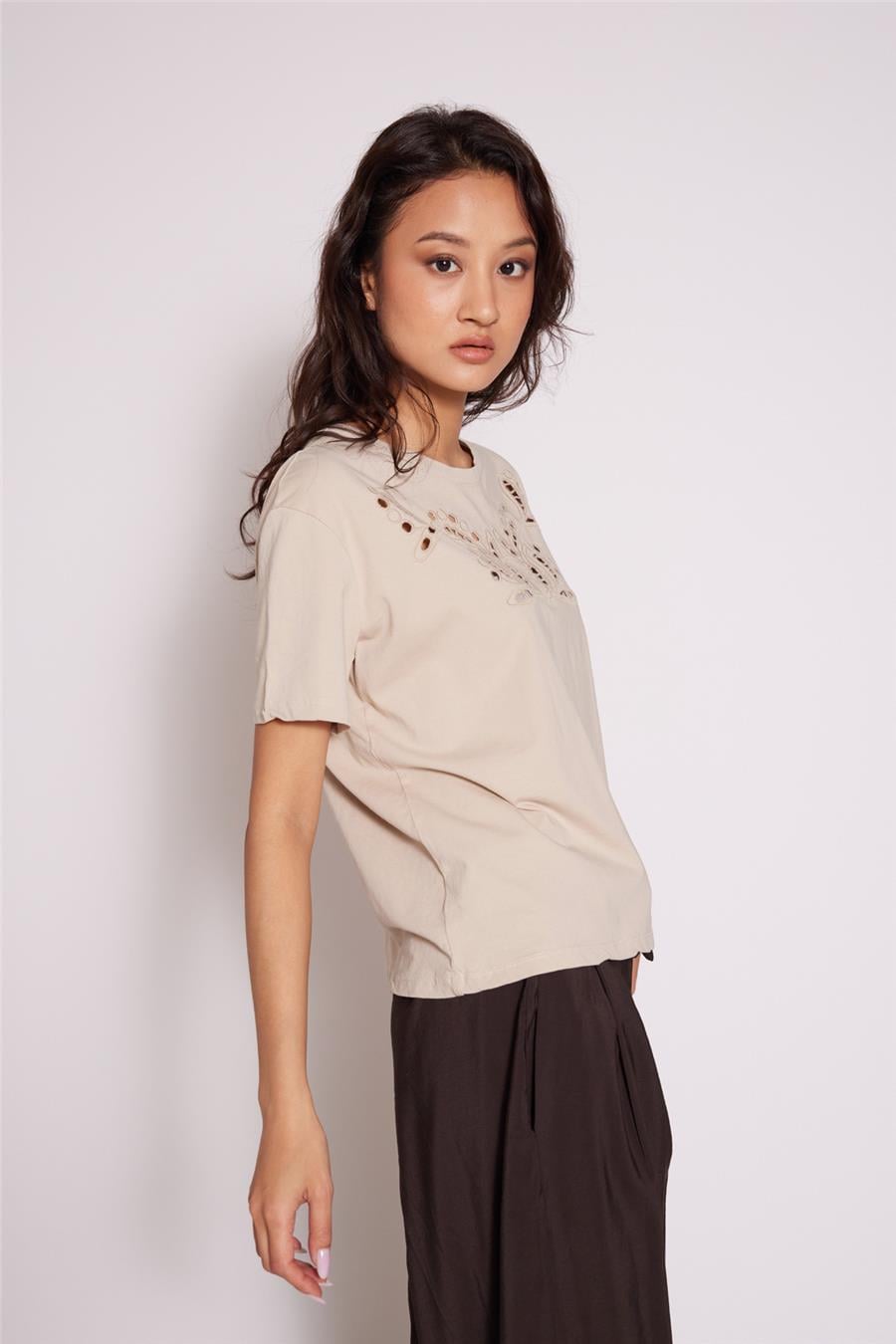 Nisan CUTWORK NAKIŞ DETAYLI KISA KOLLU T-SHIRT BEJ N26-2384