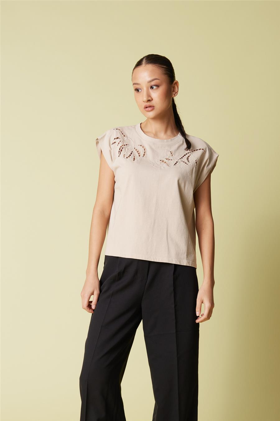Nisan CUTWORK NAKIŞ DETAYLI T-SHIRT BEJ N26-2248