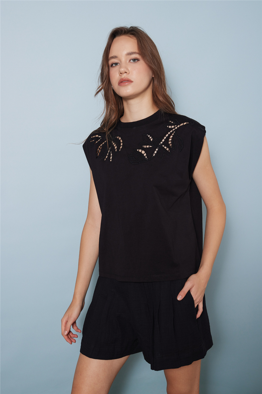 Nisan CUTWORK NAKIŞ DETAYLI T-SHIRT SİYAH N26-2248