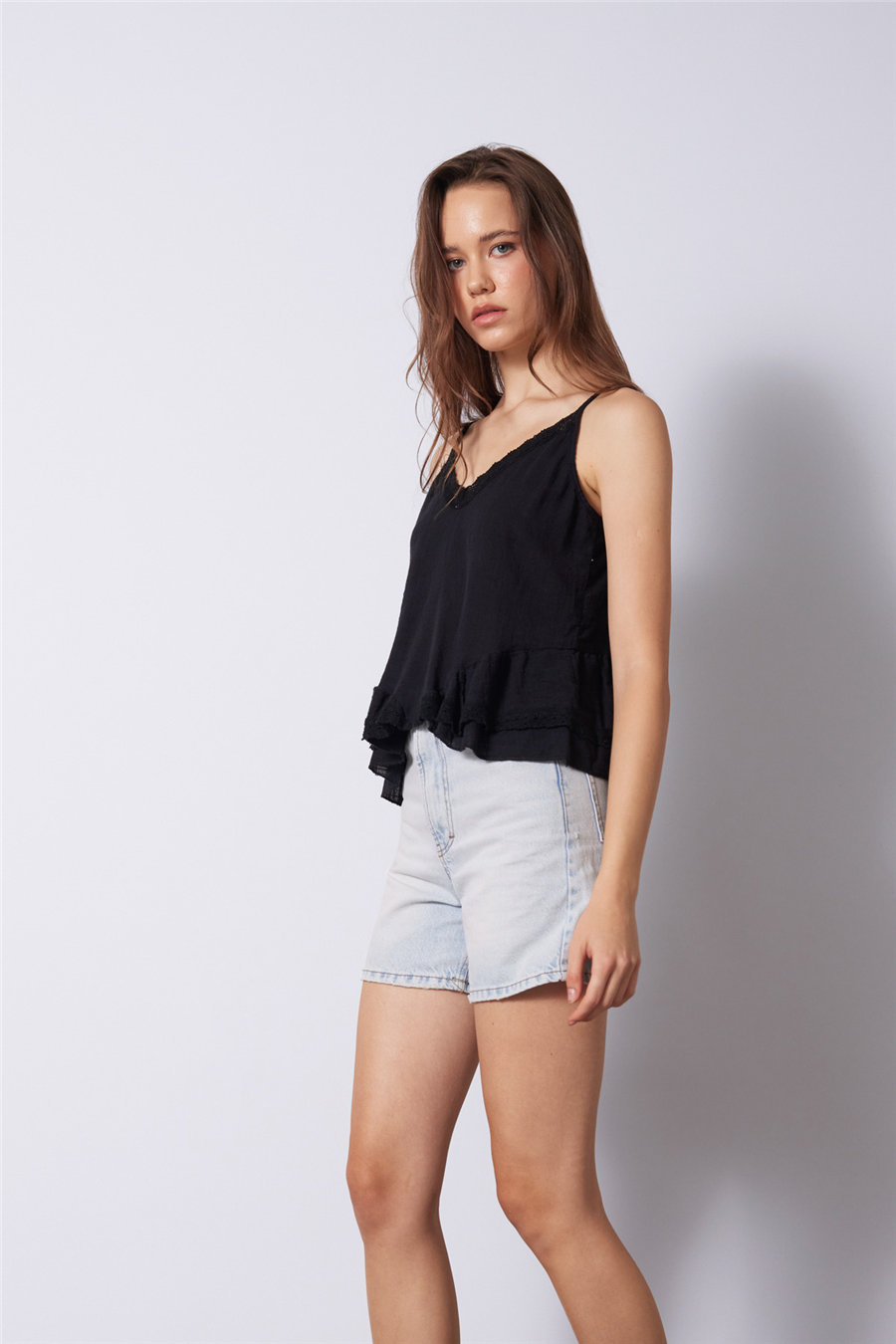 Nisan DANTEL DETAYLI ASKILI TOP SİYAH N26-2402