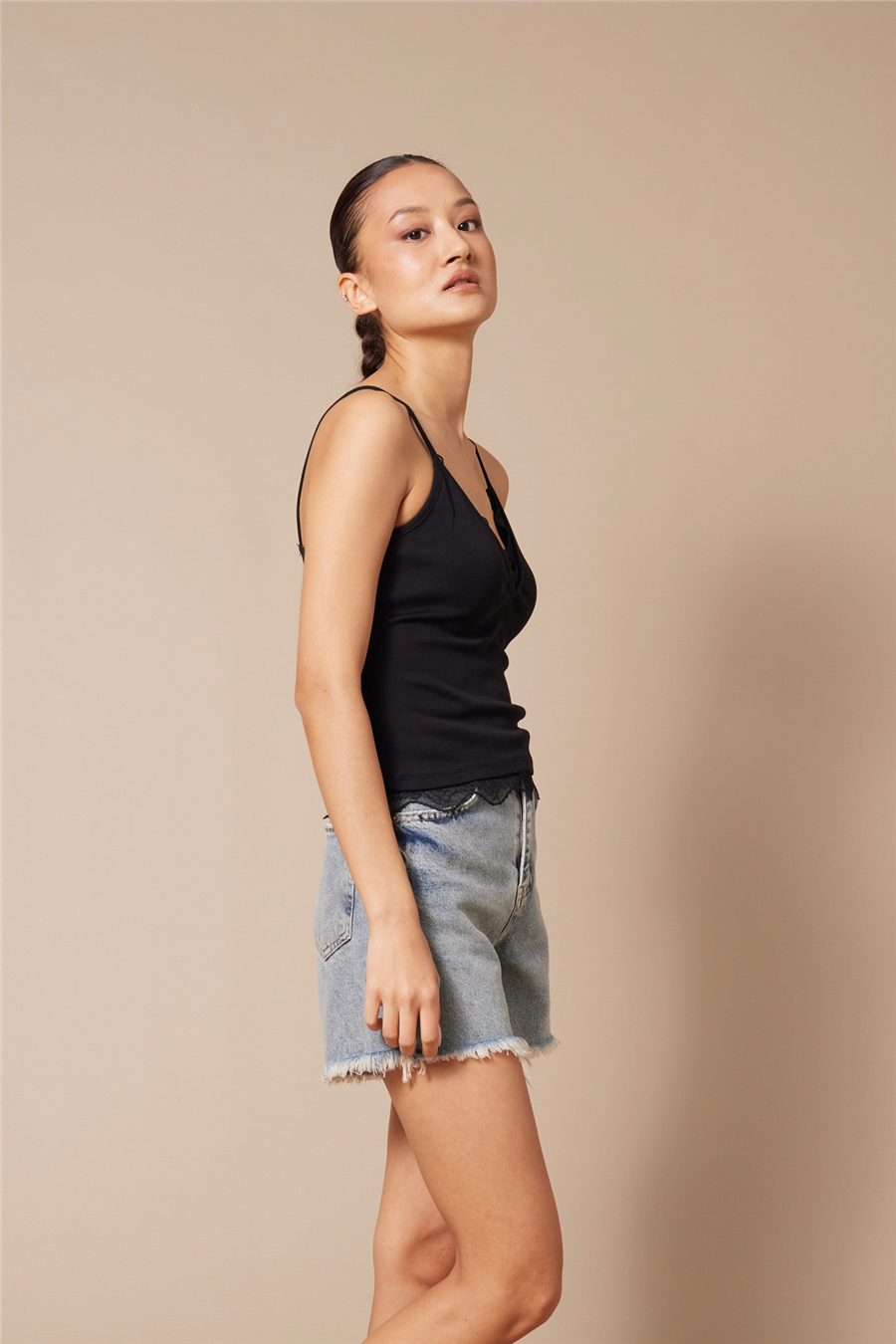 Nisan DANTEL DETAYLI ASKILI TOP SİYAH N26-2350