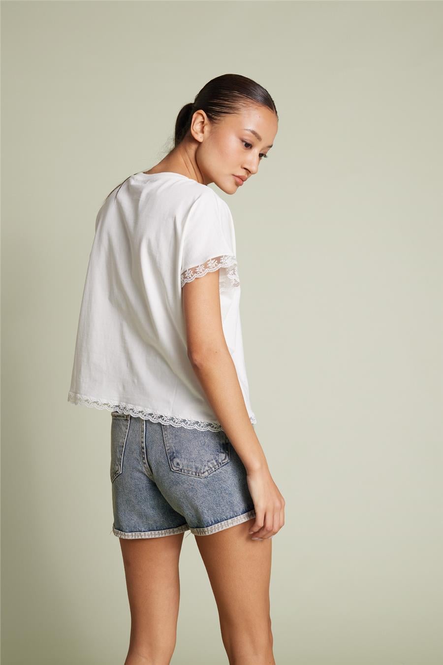 Nisan DANTEL DETAYLI BİSİKLET YAKA T-SHIRT EKRU N26-2372