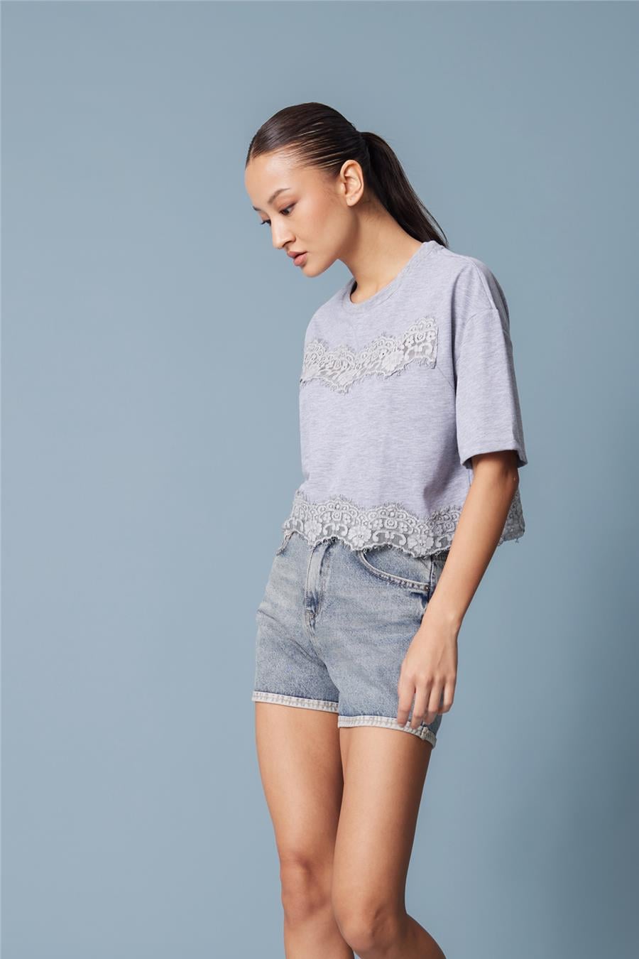 Nisan DANTEL DETAYLI KISA KOLLU T-SHIRT GRİ N26-2252