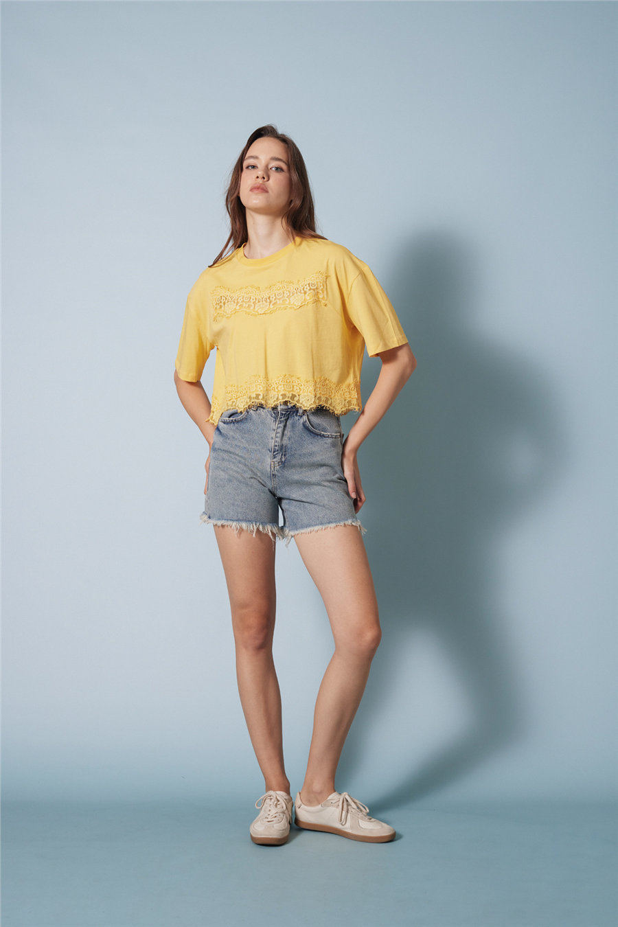 Nisan DANTEL DETAYLI KISA KOLLU T-SHIRT SARI N26-2252