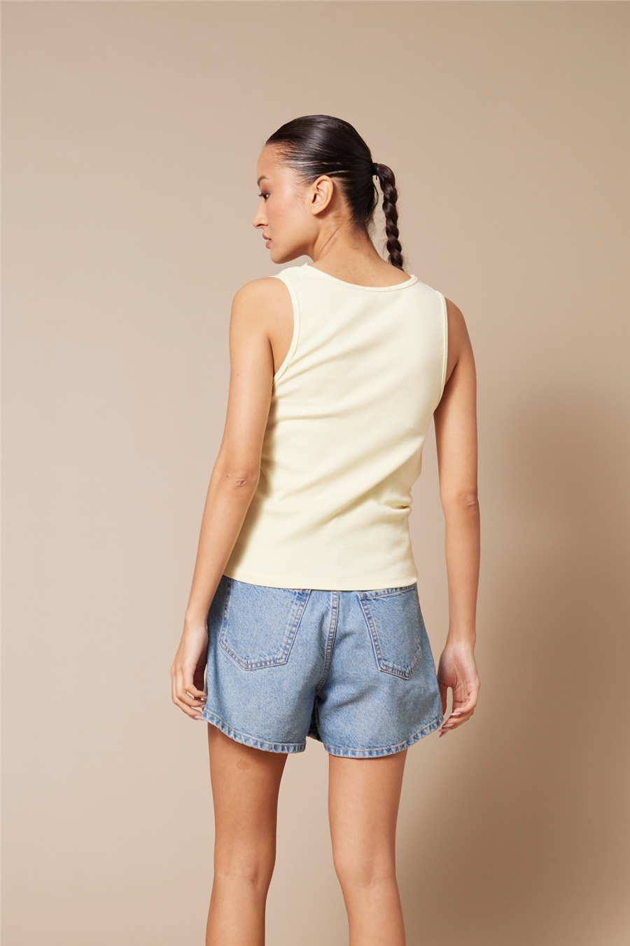 Nisan DANTEL DETAYLI KOLSUZ TOP SARI N26-2357