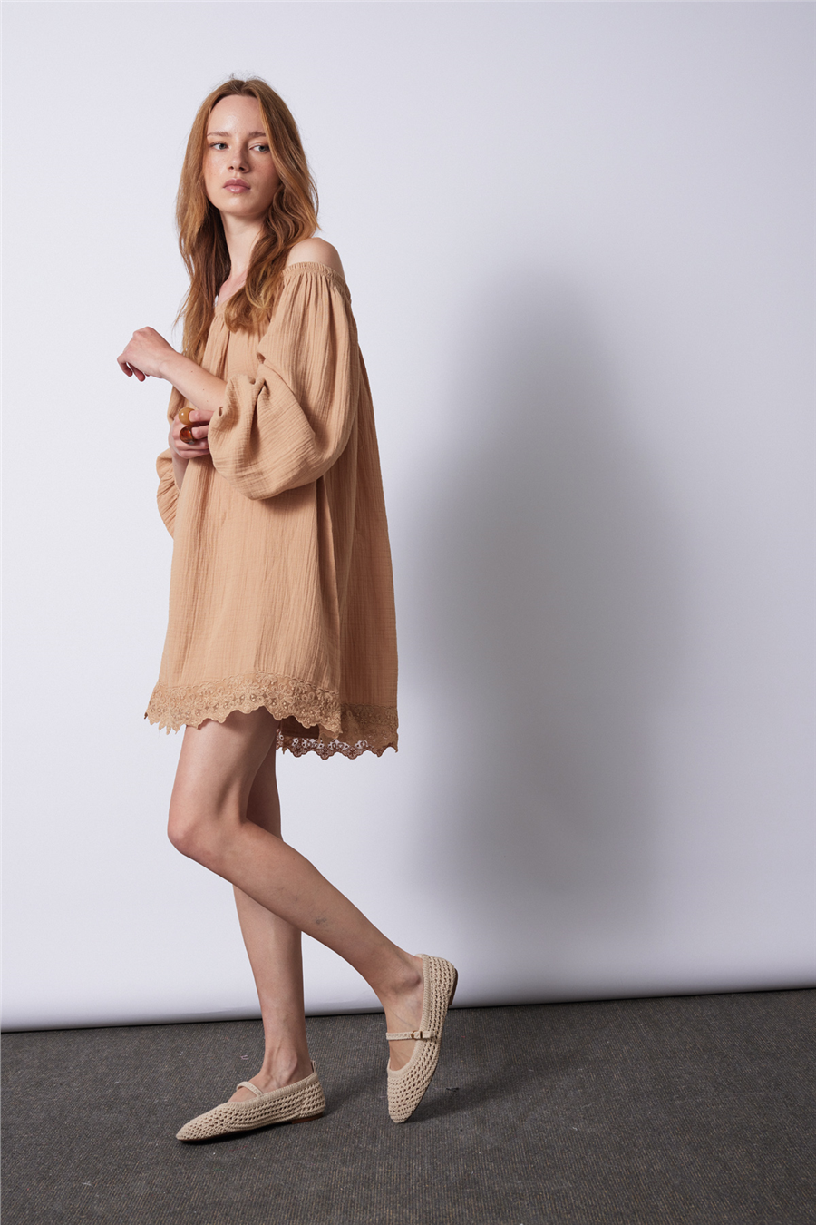 Nisan DANTEL DETAYLI MADONNA YAKA ELBİSE CAMEL N26-2323