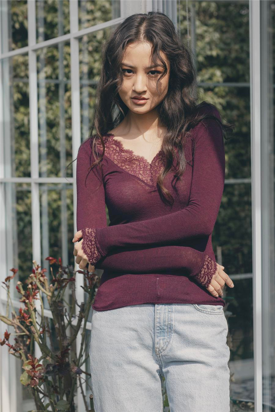 Nisan DANTEL DETAYLI V YAKA T-SHIRT BORDO N26-2279
