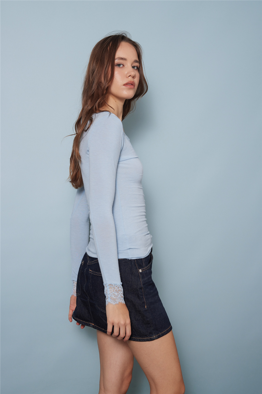 Nisan DANTEL DETAYLI V YAKA T-SHIRT MAVİ N26-2279