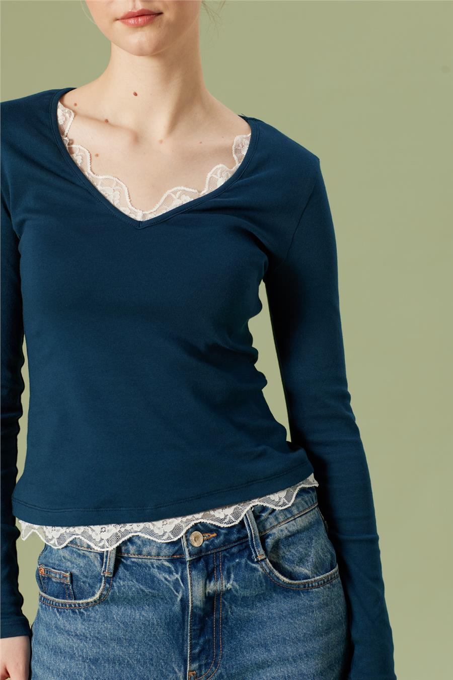 Nisan DANTEL DETAYLI V YAKA TOP İNDİGO N26-2260