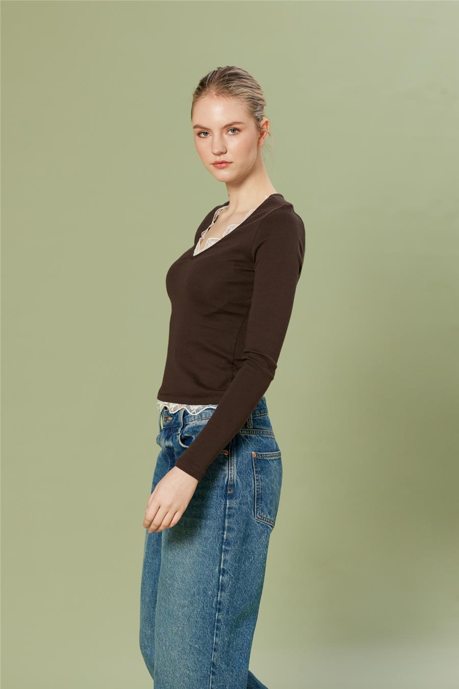 Nisan DANTEL DETAYLI V YAKA TOP KAHVE N26-2260
