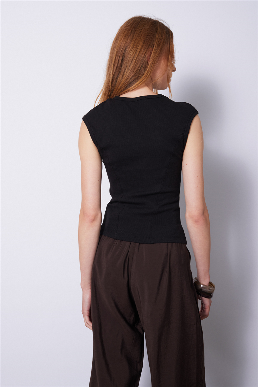 Nisan DİKİŞ DETAYLI PAMUKLU TOP SİYAH N26-2428